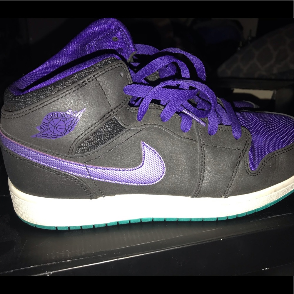 Air Jordan 1 Mid ‘Grape’